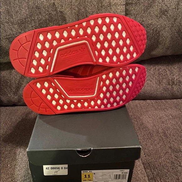 NMD R1 Scarlet FV9017 - Picture 11 of 12